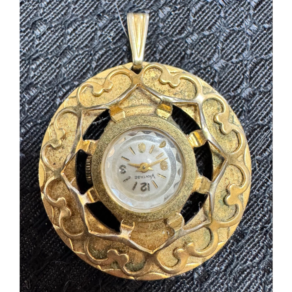 Women's Vantage Gold Raised Heart Vintage Pendant Watch - Manual Wind